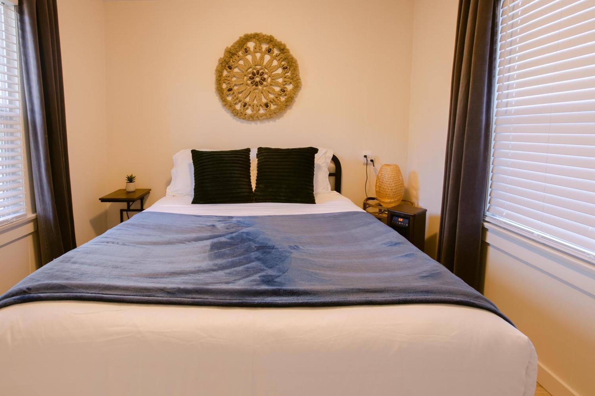 Waterfront River Apartments Rogue River Екстериор снимка
