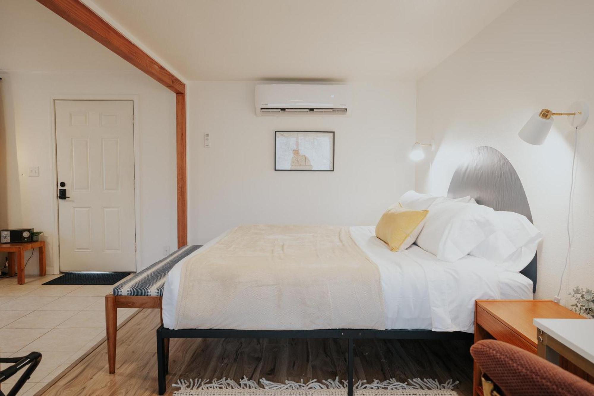 Waterfront River Apartments Rogue River Екстериор снимка