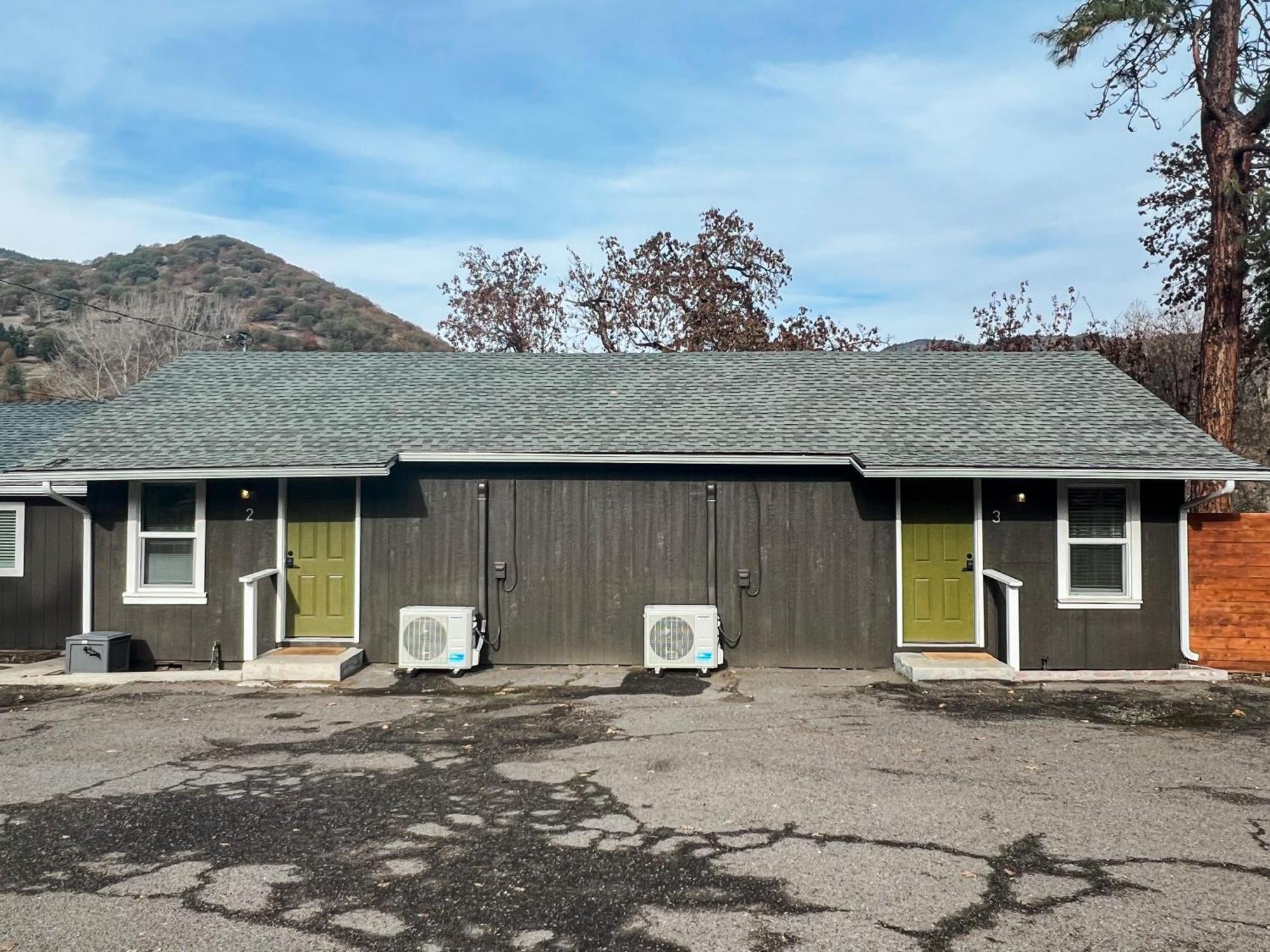 Waterfront River Apartments Rogue River Екстериор снимка